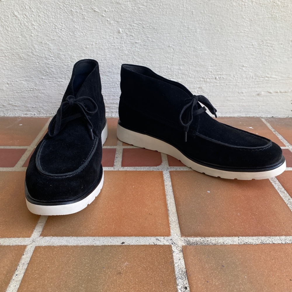 VINCE men’s Black Suede Chukka Boot